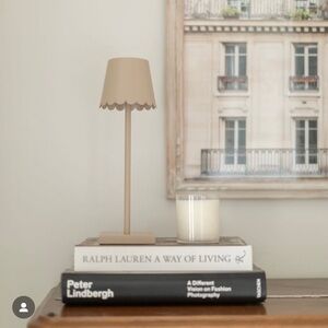 Jardines Domaine HOME: LED Scalloped Lamp